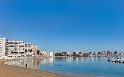 Resale - Bungalow -
Torrevieja - Centro - Muelle Pesquero