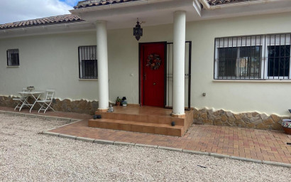 Resale - Villa -
Fortuna - El Reloj