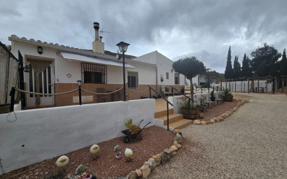 Resale - Finca - Country Property -
Yecla