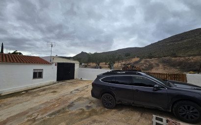 Resale - Finca - Country Property -
Yecla