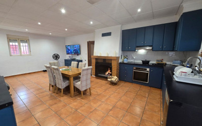 Resale - Finca - Country Property -
Yecla