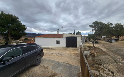 Resale - Finca - Country Property -
Yecla