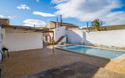 Resale - Finca - Country Property -
Pinoso