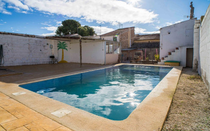 Resale - Finca - Country Property -
Pinoso