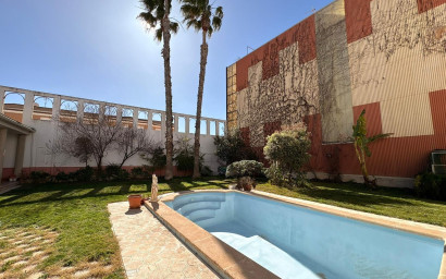 Revente - Villa -
Sax