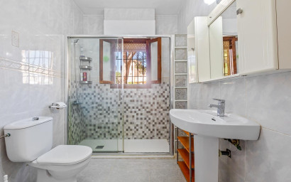 Resale - Villa -
Villamartín - Las Filipinas