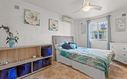 Resale - Villa -
Orihuela Costa - Playa Flamenca