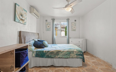 Resale - Villa -
Orihuela Costa - Playa Flamenca