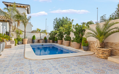 Resale - Villa -
Orihuela Costa - Playa Flamenca