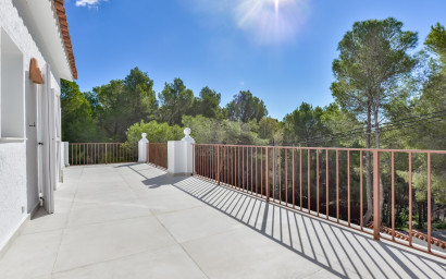 Resale - Villa -
Altea