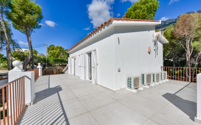 Resale - Villa -
Altea