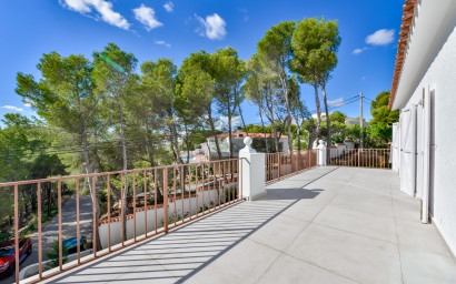 Resale - Villa -
Altea