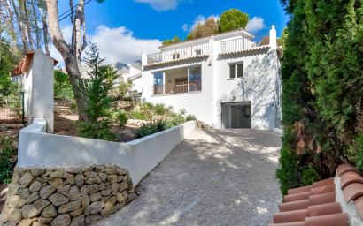 Resale - Villa -
Altea