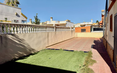 Resale - Villa -
Guardamar del Segura - El Raso