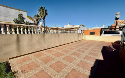 Resale - Villa -
Guardamar del Segura - El Raso