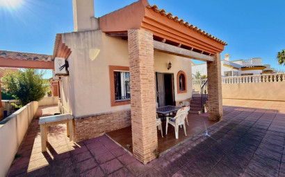 Resale - Villa -
Guardamar del Segura - El Raso