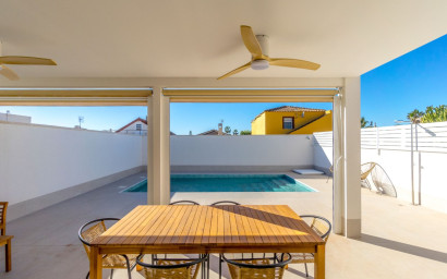 Resale - Villa -
Torrevieja - San Luis