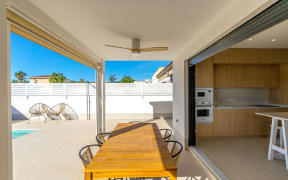 Resale - Villa -
Torrevieja - San Luis