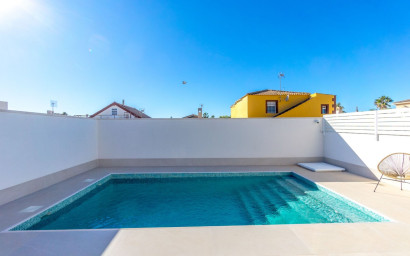 Resale - Villa -
Torrevieja - San Luis