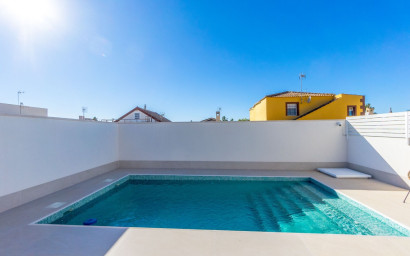 Resale - Villa -
Torrevieja - San Luis