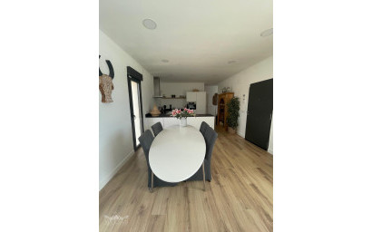 Resale - Townhouse -
Pinoso - Pinoso Alicante