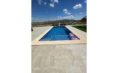 Resale - Townhouse -
Pinoso - Pinoso Alicante