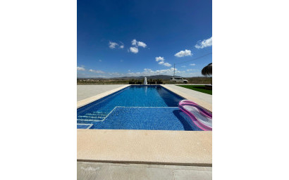 Resale - Townhouse -
Pinoso - Pinoso Alicante