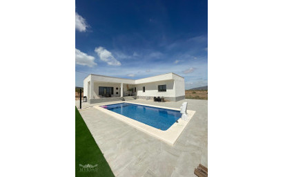 Resale - Townhouse -
Pinoso - Pinoso Alicante