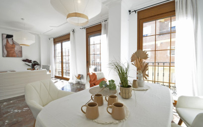 Revente - Maison mitoyenne -
Sax