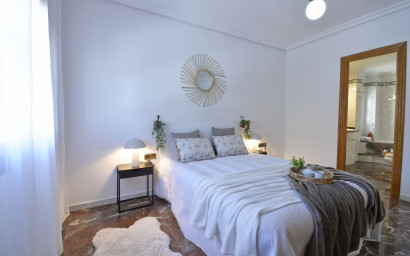 Revente - Maison mitoyenne -
Sax