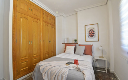 Revente - Maison mitoyenne -
Sax