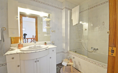 Revente - Maison mitoyenne -
Sax