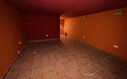 Resale - Commercial -
Villamartín