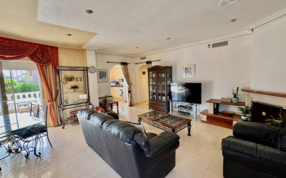 Resale - Villa -
Benferri