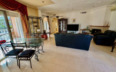 Resale - Villa -
Benferri