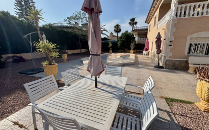 Resale - Villa -
Benferri