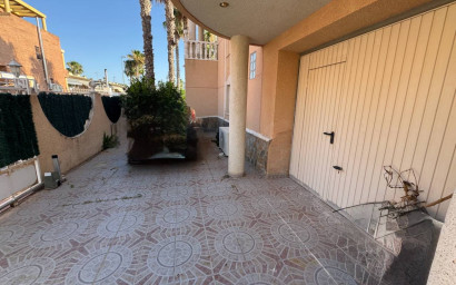 Resale - Villa -
Benferri