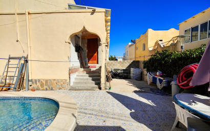 Resale - Townhouse -
San Miguel de Salinas