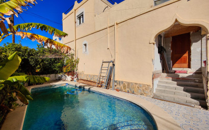 Resale - Townhouse -
San Miguel de Salinas