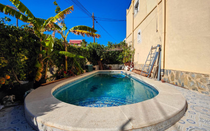 Resale - Townhouse -
San Miguel de Salinas