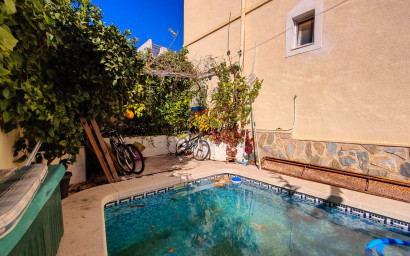 Resale - Townhouse -
San Miguel de Salinas