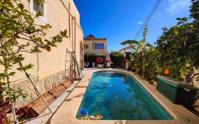 Resale - Townhouse -
San Miguel de Salinas