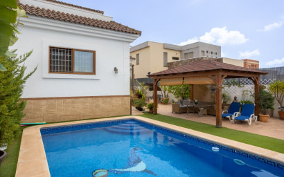 Resale - Villa -
Los Montesinos - La Herrada