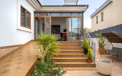 Resale - Villa -
Los Montesinos - La Herrada