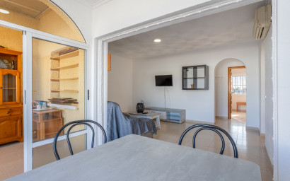 Revente - Villa -
Torrevieja - Urbanización San Luis