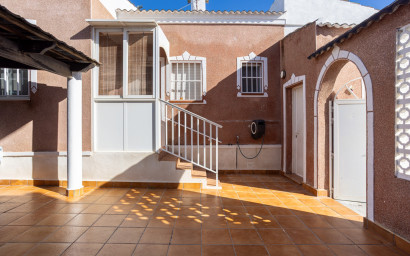 Revente - Villa -
Torrevieja - Urbanización San Luis