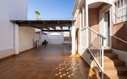 Revente - Villa -
Torrevieja - Urbanización San Luis