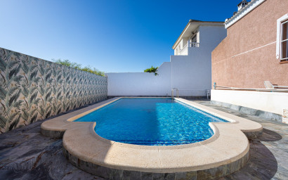 Revente - Villa -
Torrevieja - Urbanización San Luis