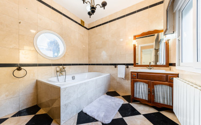 Resale - Villa -
Dehesa de Campoamor