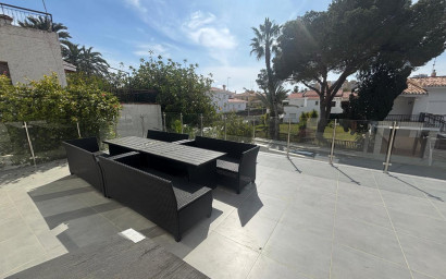 Resale - Villa -
Dehesa de Campoamor